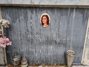 돌체도 묘지에 있는 지오르다노의 묘