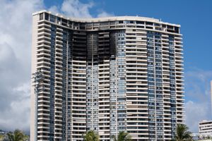 화재 3일 후 마르코 폴로 콘도 피해