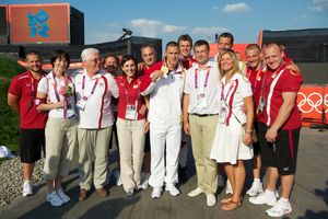 2012년 올림픽 당시 라트비아 발디스 돔브로브스키스 총리와 라트비아 NOC 위원들을 만난 슈트롬베르그스