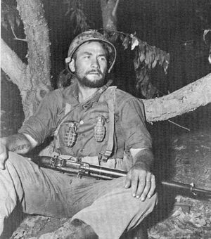 마산에서 31일 동안 전투를 치른 후 지쳐 쓰러진 제5연대 전투단의 병사.