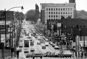 링컨 하이웨이 (US-30)는 1966년 마실론 시내 동쪽을 바라보고 있다