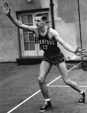 명예의 전당 헌액자 짐 폴라드는 팀의 헤드 코치였다.