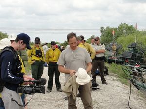 로(Rowe)는 2010년 4월 미국 어류 및 야생동물 관리국과 함께 더티 잡스에 출연했다.