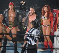 배넷과 매트 테이븐은 IWGP 태그팀 챔피언이기도 하다.