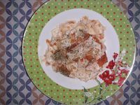 토마토 소스를 곁들인 페투라