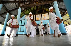 마줄리의 가얀 바얀