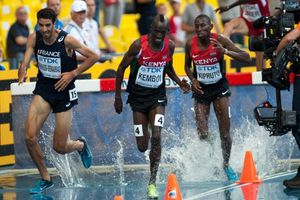 2013년 세계 육상 선수권 대회 모스크바에서 동메달을 획득한 메키시-베나바드(가장 왼쪽).