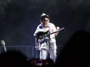 맥 드마코가 셰이키 니스에서 공연하는 모습, 2021