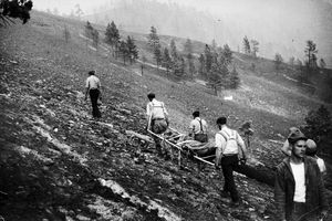 재앙 다음 날인 1949년 8월 6일 희생자 유해 회수