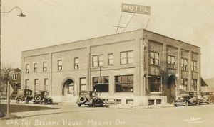 매드라스의 벨라미 하우스, 1920년경의 실제 사진 엽서로 촬영