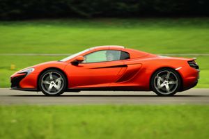 맥라렌 650S 스파이더 (지붕 닫힘)