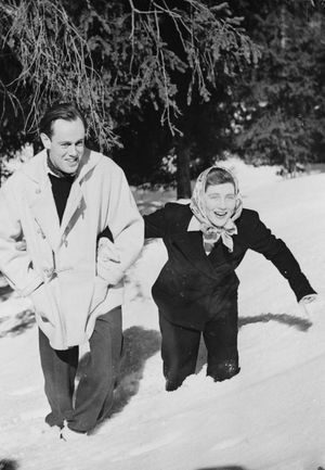 크리스토퍼와 메리 소메스, 1947년 2월 렌체르하이드에서