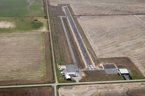 클라렌던 시립 공항
