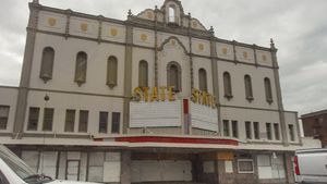 캘리포니아 추리게레스크 양식의 스테이트 극장.