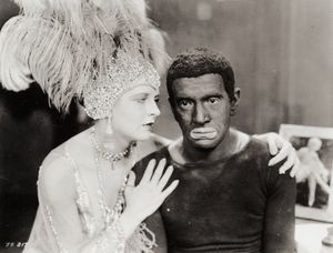 알 졸슨과 함께 재즈 싱어(1927)에 출연한 모습