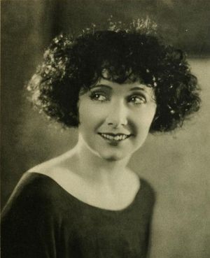 1924년 영화 잡지 Stars of the Photoplay에 실린 부쉬