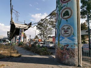 철도 교량, 붕괴된 구간 표시.