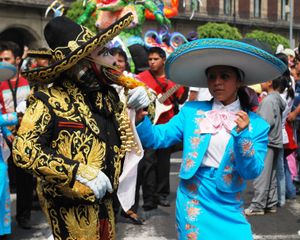 2009년 퍼레이드에서 민속 무용단 "Aguas Vivas"