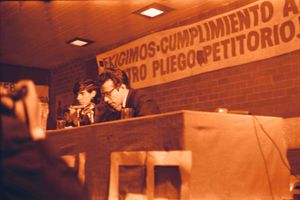 파업 위원회 위원 카베자 데 바카와 페렐로의 기자 회견. (멕시코, 1968)