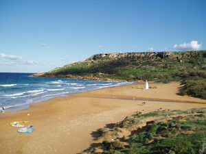고조 섬의 람라 만 해변.