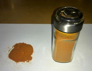 홋카이도 무로란시의 라멘 가게 『란탄테이』가 개발한 『무로란 카레 라멘』의 매운 맛을 더하는, 오리지널 스파이스