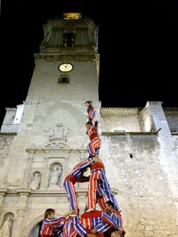 알제메시의 산트 자우메 교회 앞에서 열린 무이셰랑가