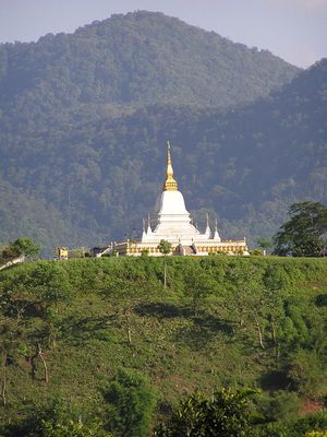 푸우 탓 산에 있는 무앙싸이의 불탑