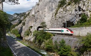 무티 협곡의 도로, 비르 강, 철도 노선