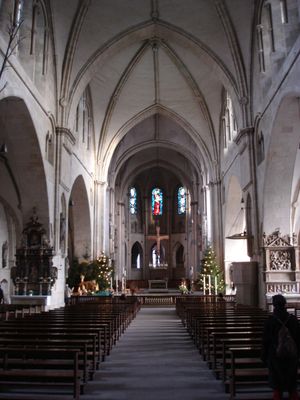 본당에서 성가대 방향으로 바라본 모습