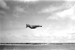 EF-4C가 타이완 칭추안캉 공군 기지에서 출격하여 공중 초계 임무 수행, 1972년 11월 20일