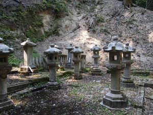 교고쿠가 묘소(조리쓰지 절: 교토부 교탄고시 미네야마 정)