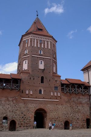 안뜰에서 본 모습