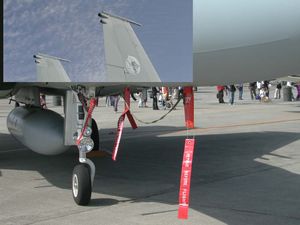 미쓰비시 F-15J MSIP (2005)의 전자전 안테나 위치