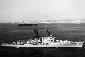 USS 미처(DDG-35)는 유도 미사일 구축함으로 개조된 후, 1971년.