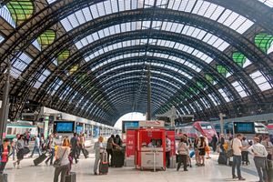 밀라노 첸트랄레 역 중앙 구역 천장