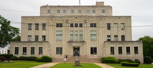 텍사카나에 있는 밀러군 법원은 1939년부터 군 정부의 소재지였다.