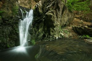 바이고라 마을의 폭포