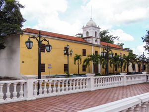 카사 데 라 문화 나폴레온 세바스티안 아르테아가. 1813년 호세 안토니오 파에스가 투옥된 스페인 왕실 감옥으로 사용되었다