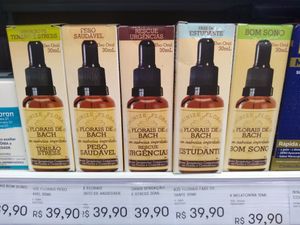 브라질의 약국에 전시된 바흐 플라워 레미디, 2022