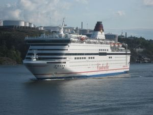 MS 신데렐라는 1989년 인도 당시 세계 최대의 크루즈 페리였다. 2003년 MS 바이킹 신데렐라로 이름이 변경되었고, 여기에 표시된 흰색 선체를 갖게 되었다.