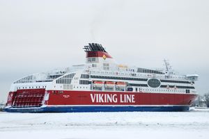 헬싱키 항구에 정박 중인 바이킹 XPRS
