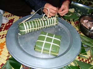 바인 쯩(사각형)과 바인 따이(원통형) 비교