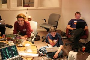 최초의 바캠프 참가자들이 동시에 댓글을 달고, 듣고, 화면을 따라하고 있다. (2005년 8월 21일)