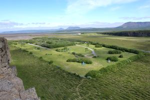 Gljúfrastofa}}가 멀리 보인다.