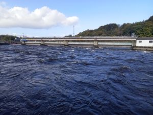 더 커츠 보(The Cutts weir)의 반 강