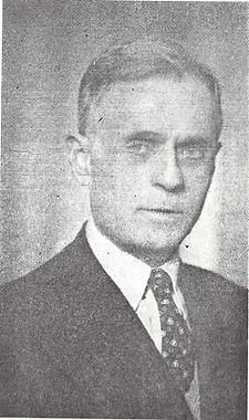 미드하트 프라셰리는 발리 콤베타르의 지도자였다.