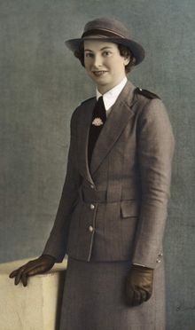 학살의 유일한 간호사 생존자인 비비안 불윈켈(1941년 5월).