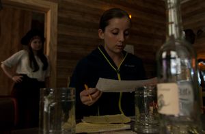 단서 연구 중인 플레이어