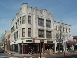 버겐 카운티의 많은 보행 친화적인(Walkability) 시립 상업 중심지 중 하나인 리지우드, 뉴저지(Ridgewood)의 시내