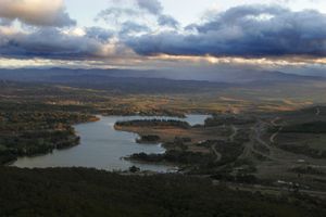 텔스트라 타워에서 본 벌리 그리핀 호수